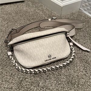 Michael Kors XSmall Slater Sling Pack